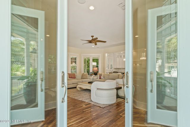 3710 ROYAL PALM Key, Jacksonville Beach, FL 32250