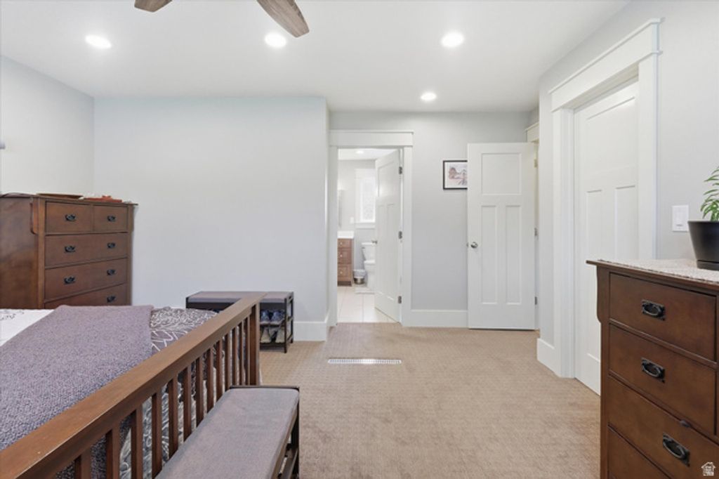 Image 14 of property listing at 220 E 300 N, Hyde Park, UT 84318