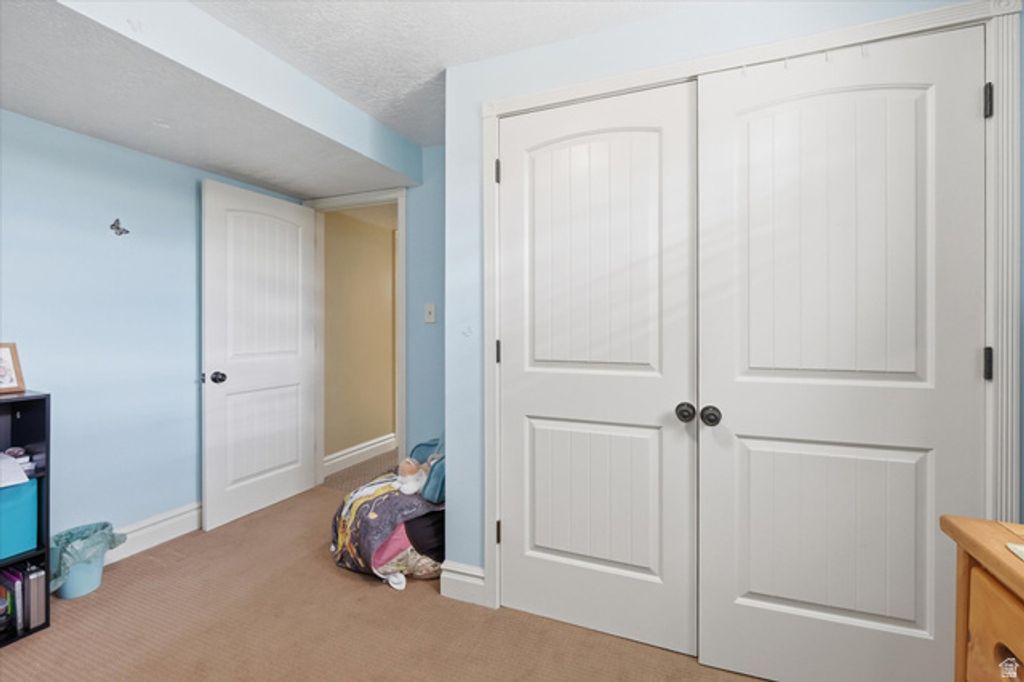 Image 22 of property listing at 220 E 300 N, Hyde Park, UT 84318