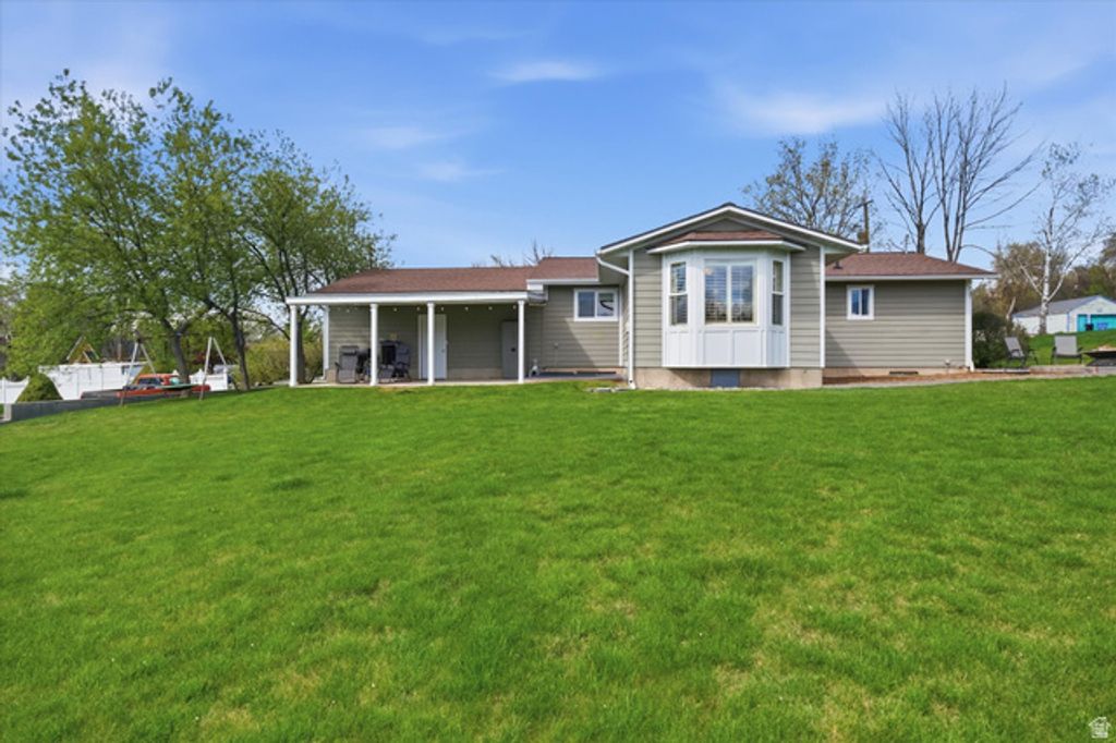 Image 29 of property listing at 220 E 300 N, Hyde Park, UT 84318