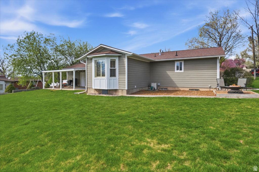 Image 31 of property listing at 220 E 300 N, Hyde Park, UT 84318