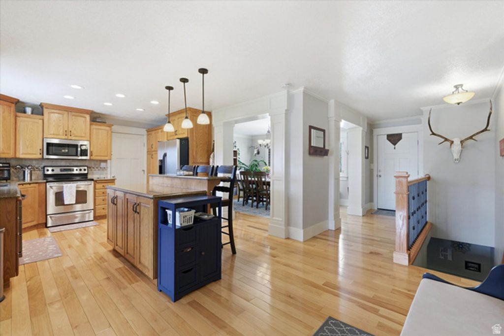 Image 6 of property listing at 220 E 300 N, Hyde Park, UT 84318