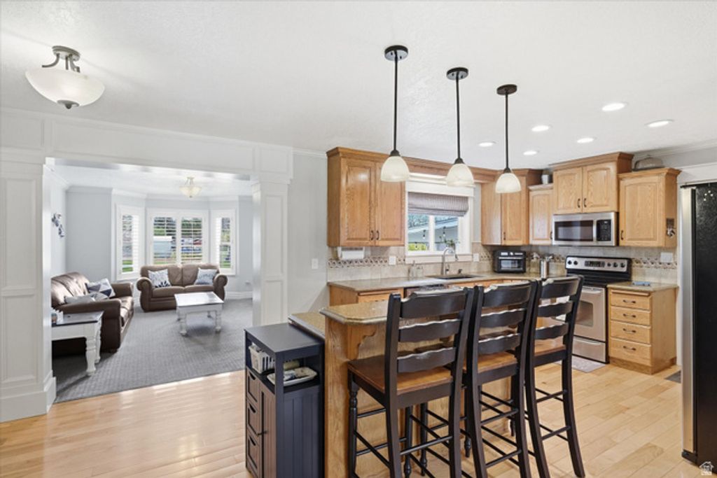 Image 10 of property listing at 220 E 300 N, Hyde Park, UT 84318