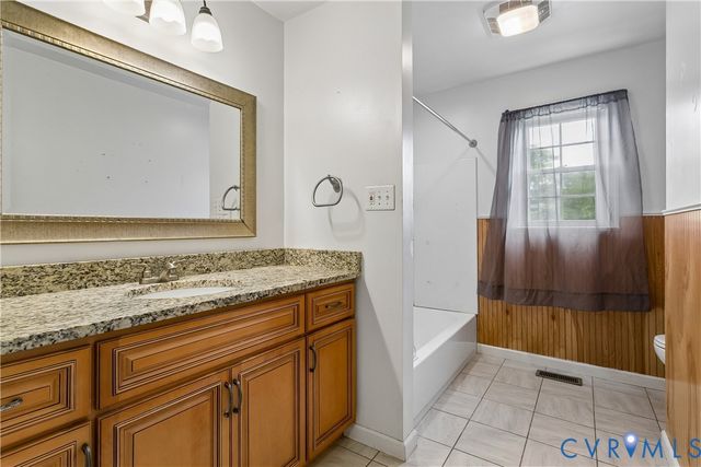 226 Menchville Rd, Newport News, VA 23602
