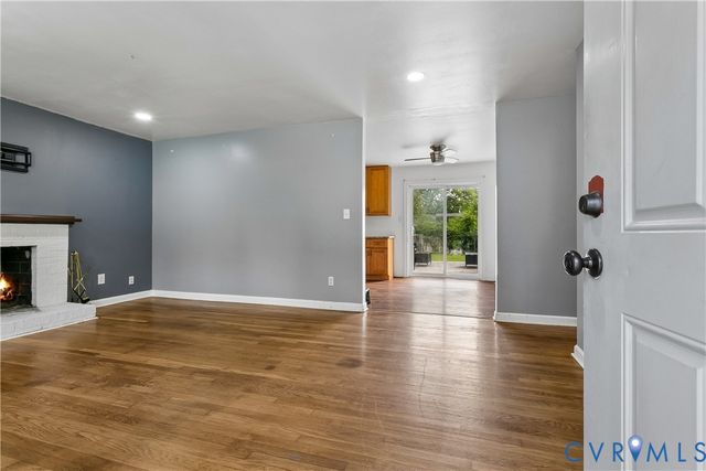 226 Menchville Rd, Newport News, VA 23602