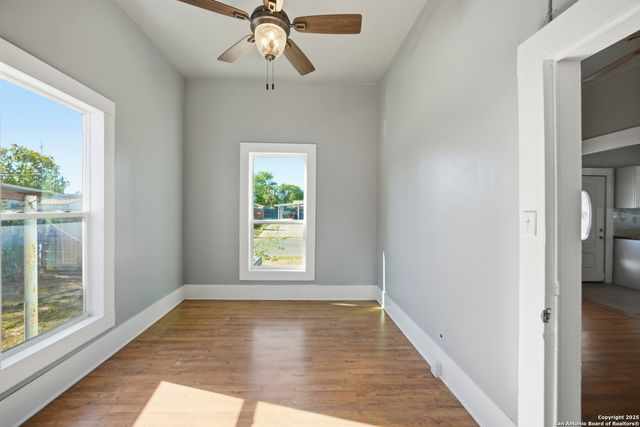 1004 E Colorado, Pearsall, TX 78061