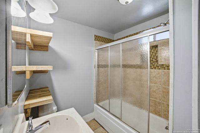 1004 E Colorado, Pearsall, TX 78061