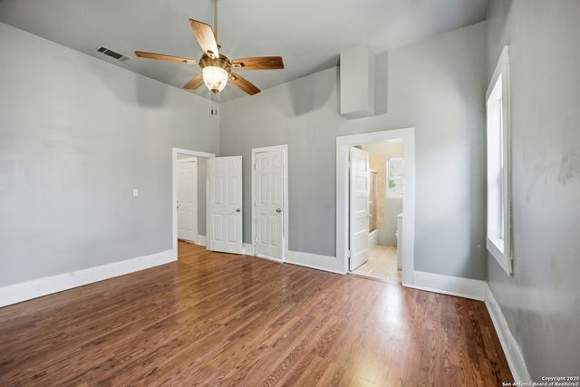 1004 E Colorado, Pearsall, TX 78061