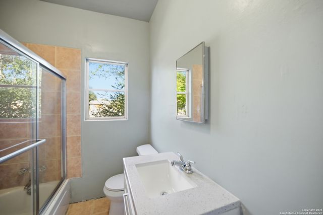 1004 E Colorado, Pearsall, TX 78061