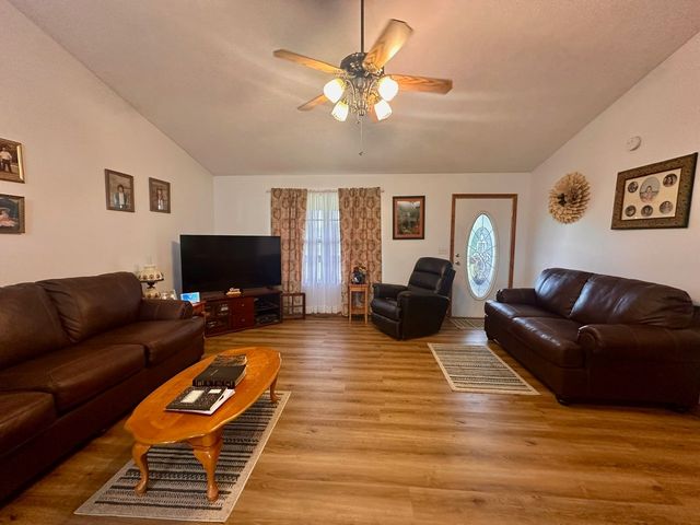 12343 Griffith Rd, Pikeville, TN 37367