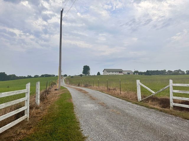12343 Griffith Rd, Pikeville, TN 37367