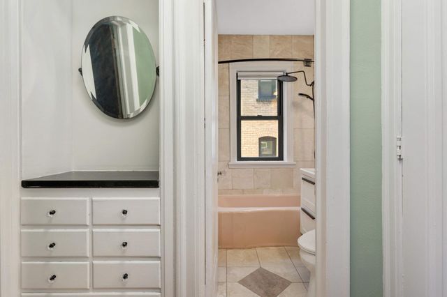 1820 1st Avenue S 201, Minneapolis, MN 55403