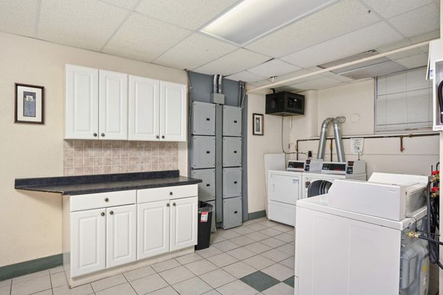 1820 1st Avenue S 201, Minneapolis, MN 55403