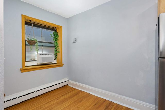 1820 1st Avenue S 201, Minneapolis, MN 55403