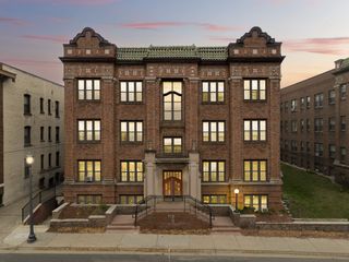 1820 1st Avenue S 201, Minneapolis, MN 55403