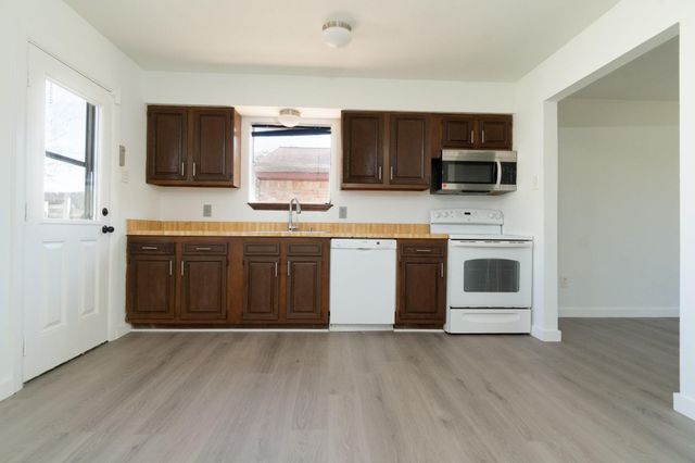 213 Bastrop Street, Angleton, TX 77515