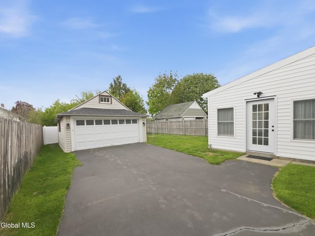 340 Marshland Court, Troy, NY 12180
