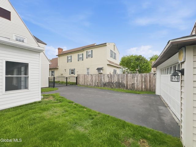 340 Marshland Court, Troy, NY 12180