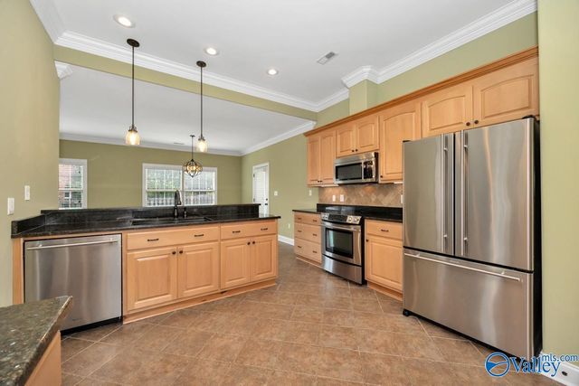 5040 Valley Cove Drive, Owens Cross Roads, AL 35763