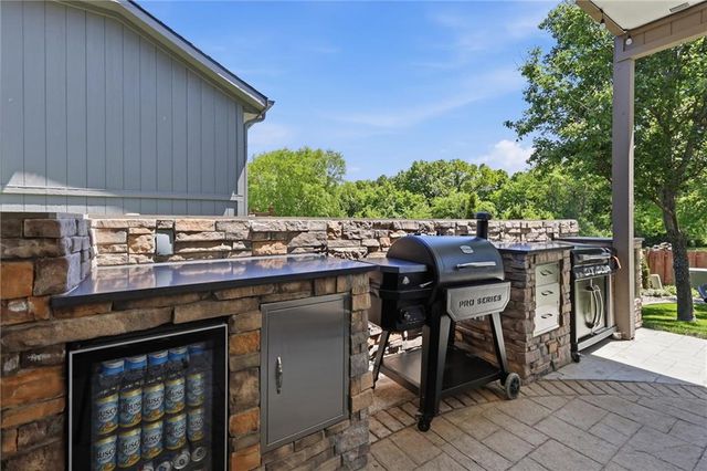 21409 W 50th Terrace, Shawnee, KS 66218