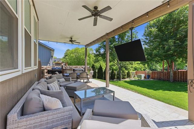 21409 W 50th Terrace, Shawnee, KS 66218