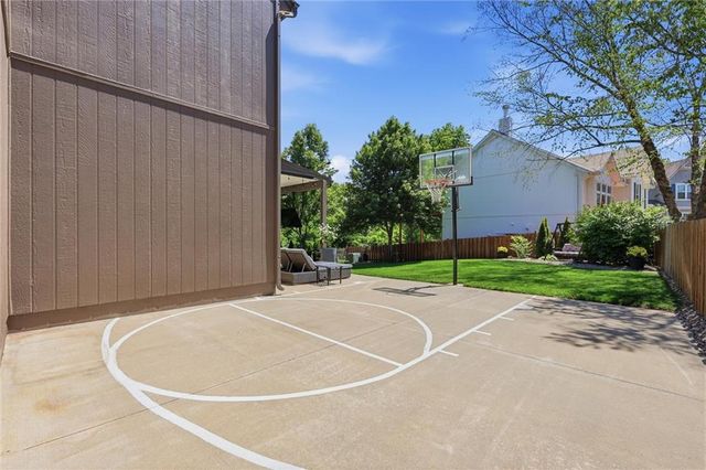 21409 W 50th Terrace, Shawnee, KS 66218