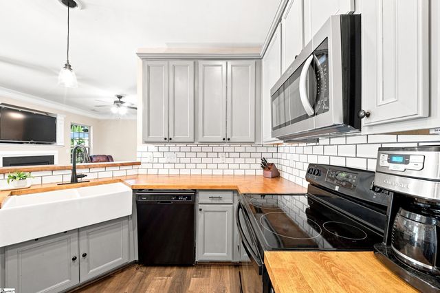 186 Chandler Crest Court, Greer, SC 29651