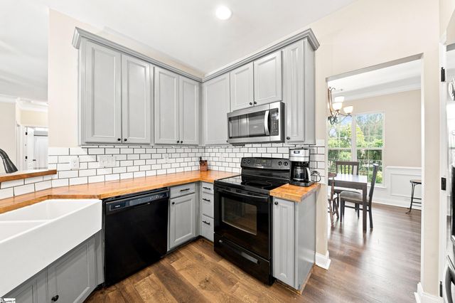 186 Chandler Crest Court, Greer, SC 29651