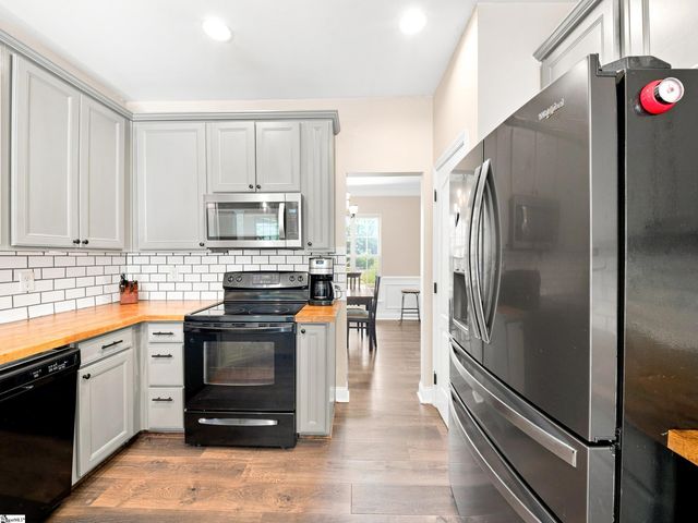 186 Chandler Crest Court, Greer, SC 29651