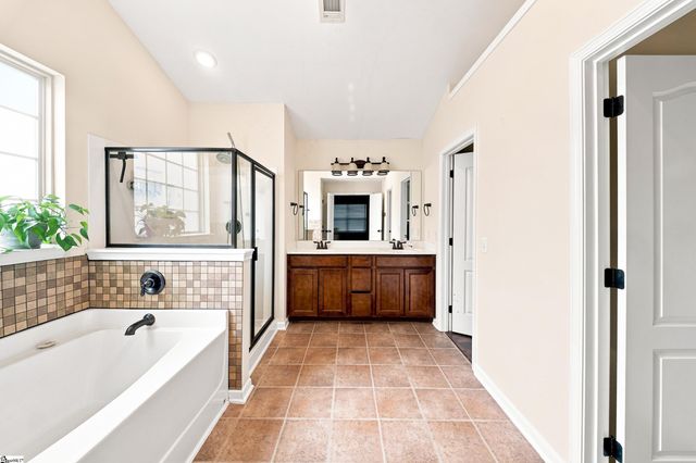 186 Chandler Crest Court, Greer, SC 29651