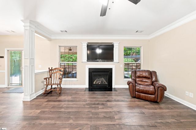 186 Chandler Crest Court, Greer, SC 29651