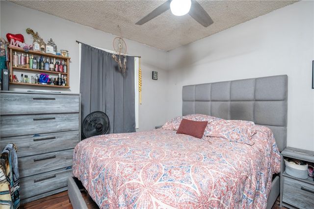 25 Birch Ct, North Liberty, IA 52317