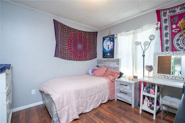 25 Birch Ct, North Liberty, IA 52317