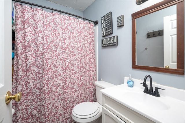 25 Birch Ct, North Liberty, IA 52317