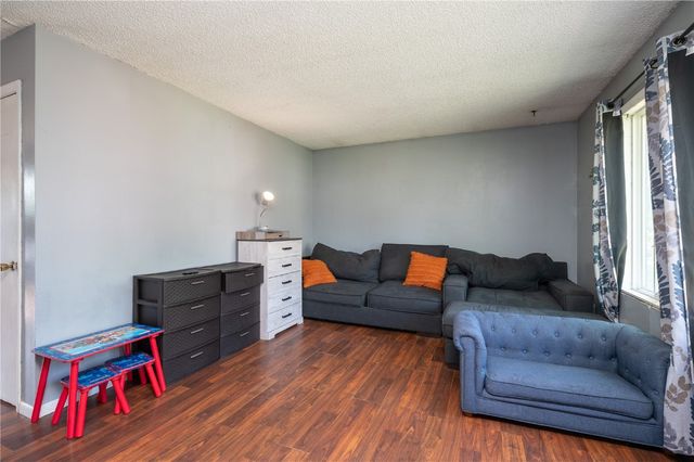 25 Birch Ct, North Liberty, IA 52317