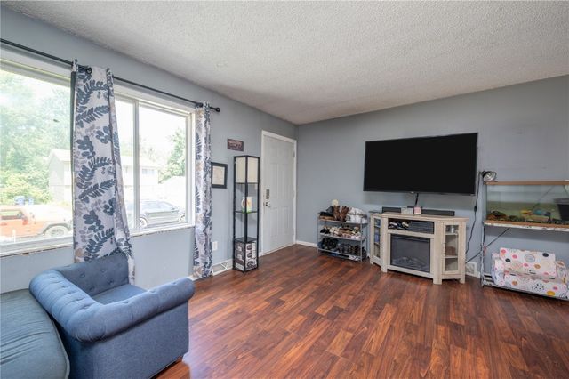 25 Birch Ct, North Liberty, IA 52317