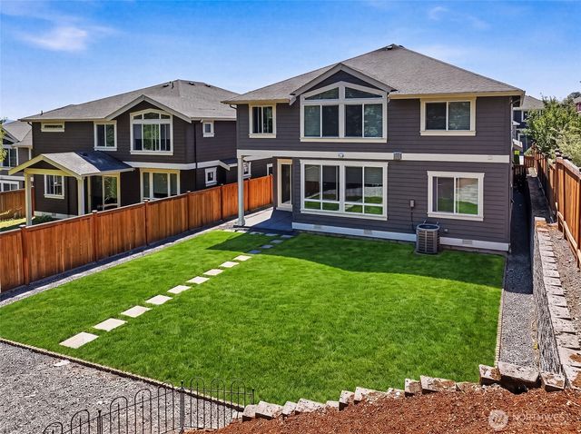 13628 NE 133rd Place, Kirkland, WA 98034