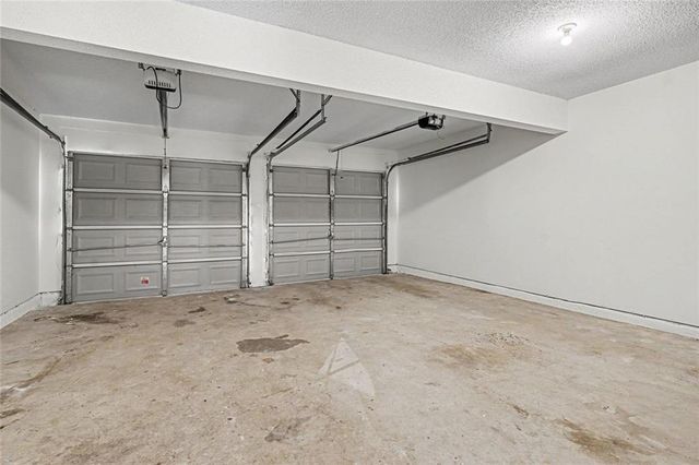 129 Kentwood Springs Drive, Hampton, GA 30228