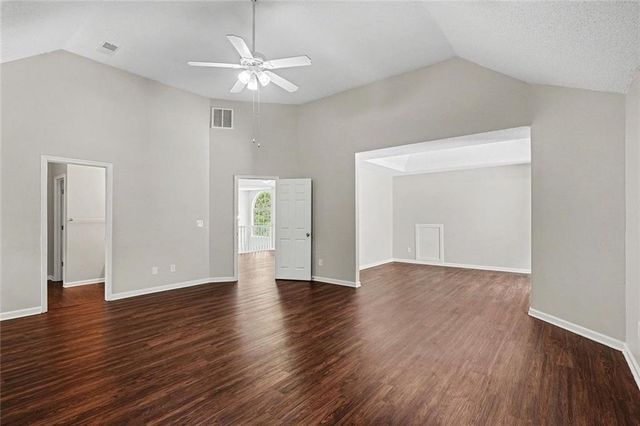 129 Kentwood Springs Drive, Hampton, GA 30228