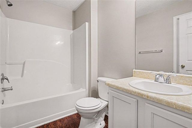 129 Kentwood Springs Drive, Hampton, GA 30228