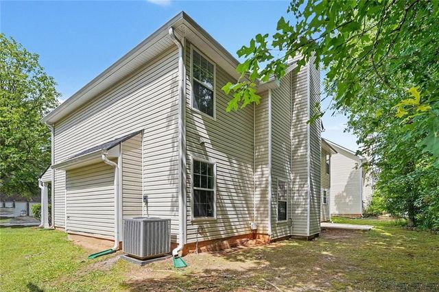 129 Kentwood Springs Drive, Hampton, GA 30228