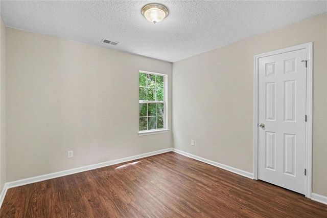 129 Kentwood Springs Drive, Hampton, GA 30228