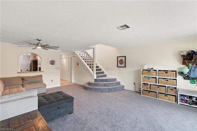 1050 6th ST S 1050, Naples, FL 34102