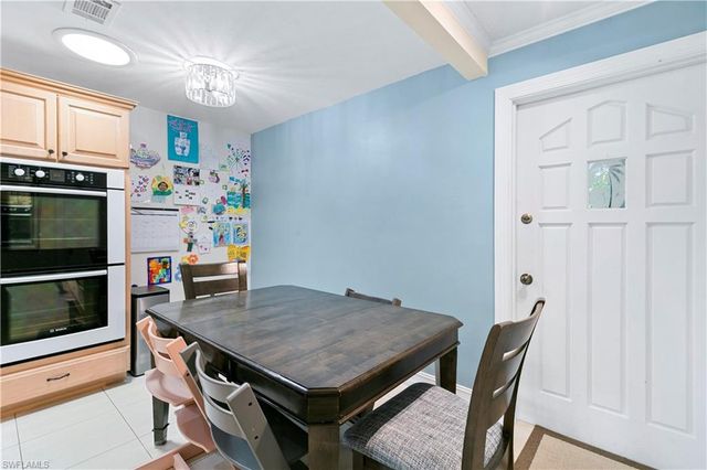 1050 6th ST S 1050, Naples, FL 34102
