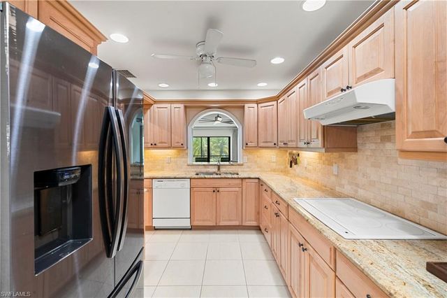 1050 6th ST S 1050, Naples, FL 34102