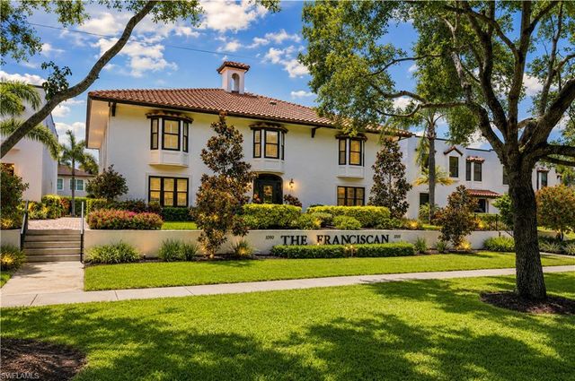 1050 6th ST S 1050, Naples, FL 34102