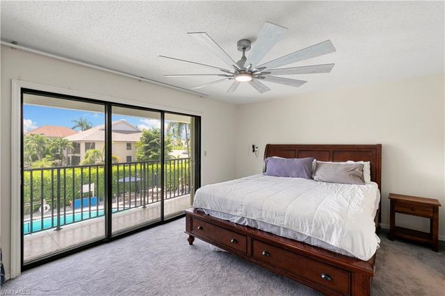 1050 6th ST S 1050, Naples, FL 34102