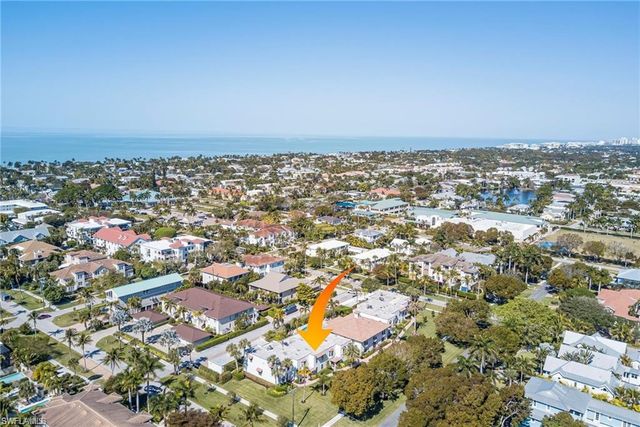 1050 6th ST S 1050, Naples, FL 34102