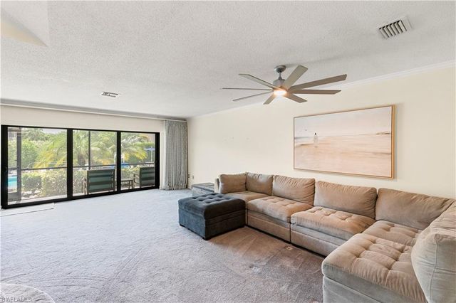1050 6th ST S 1050, Naples, FL 34102