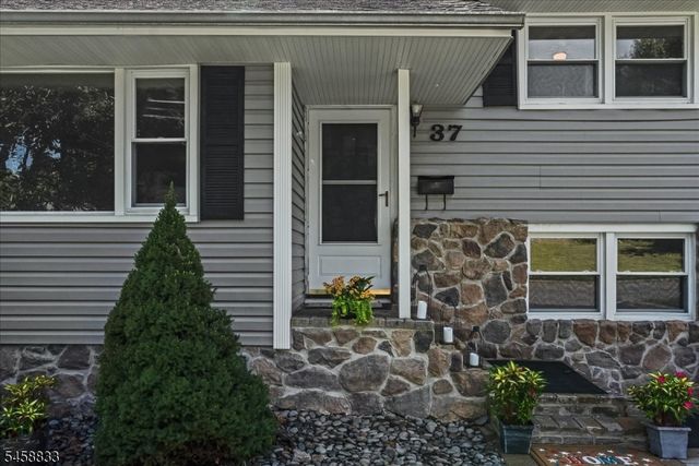 37 Continental Ave, Morristown Town, NJ 07960